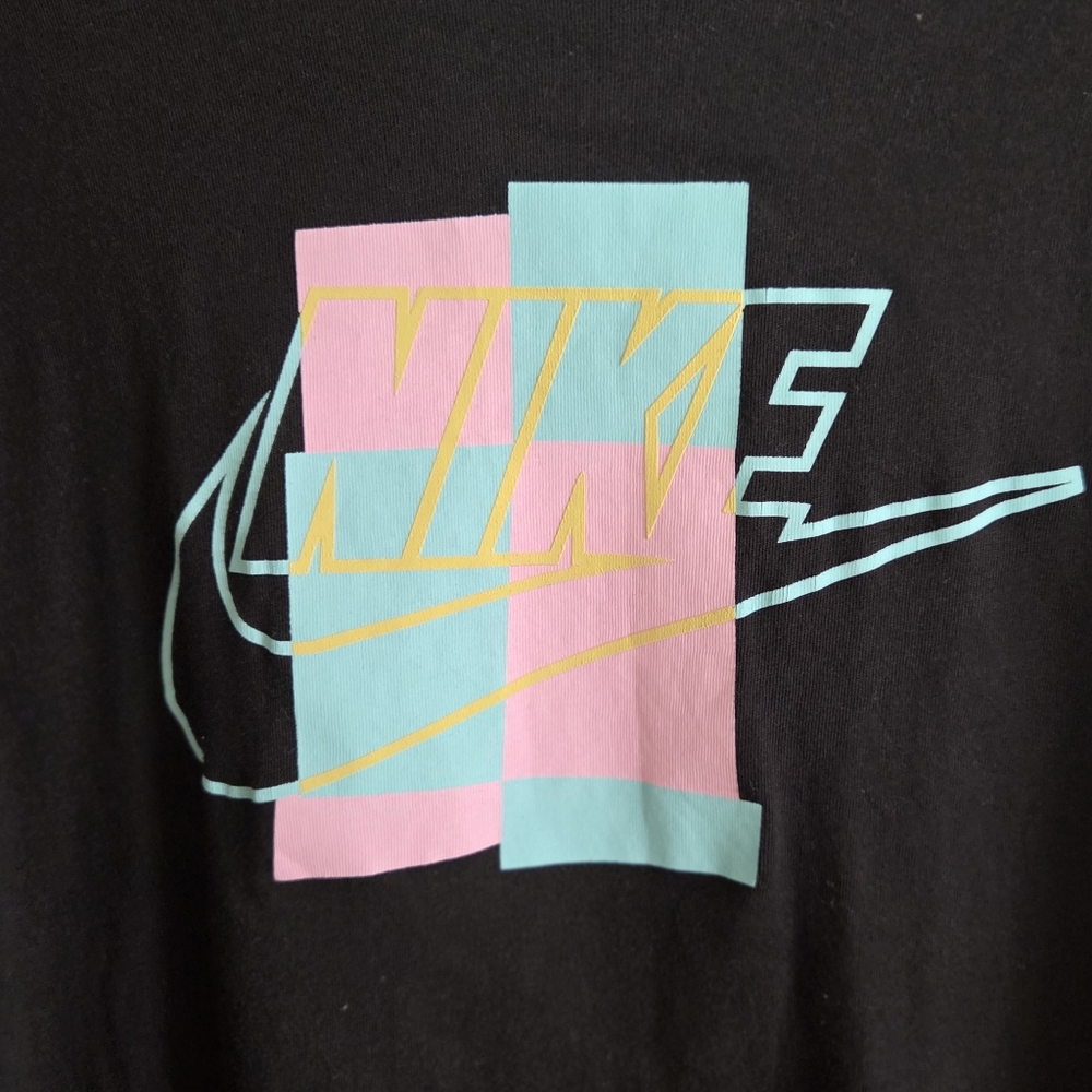 Nike Sportswear Mens Futura Shapes Graphic T-Shirt Size Medium - Picture 4 of 8